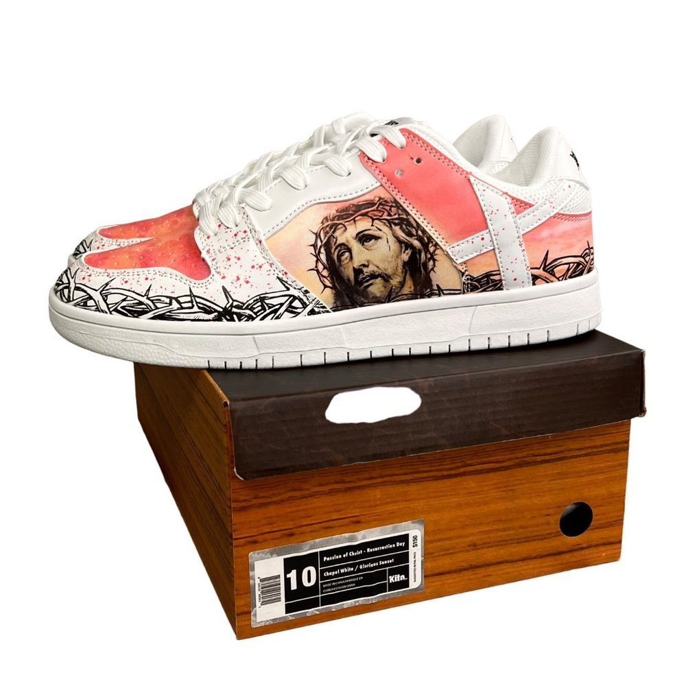 Kito Passion of Christ Resurrection Day Sneakers size 10 Men White Sunset NIB